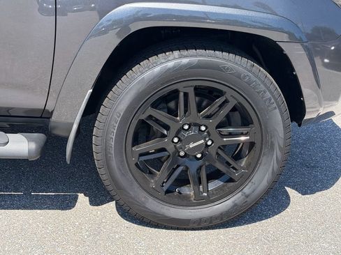 Used 2021 Toyota 4Runner SR5 Premium w/ Moonroof Package RWD image 9