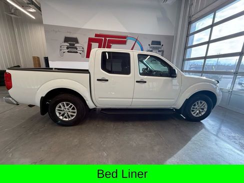 Used 2019 Nissan Frontier SV image 4