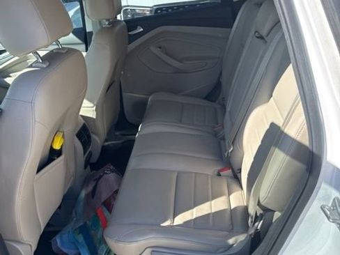 Used 2016 Ford Escape SE w/ SE Leather Comfort Package image 4