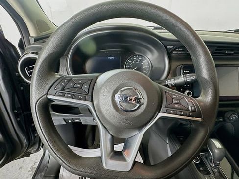 Used 2021 Nissan Kicks SV image 12