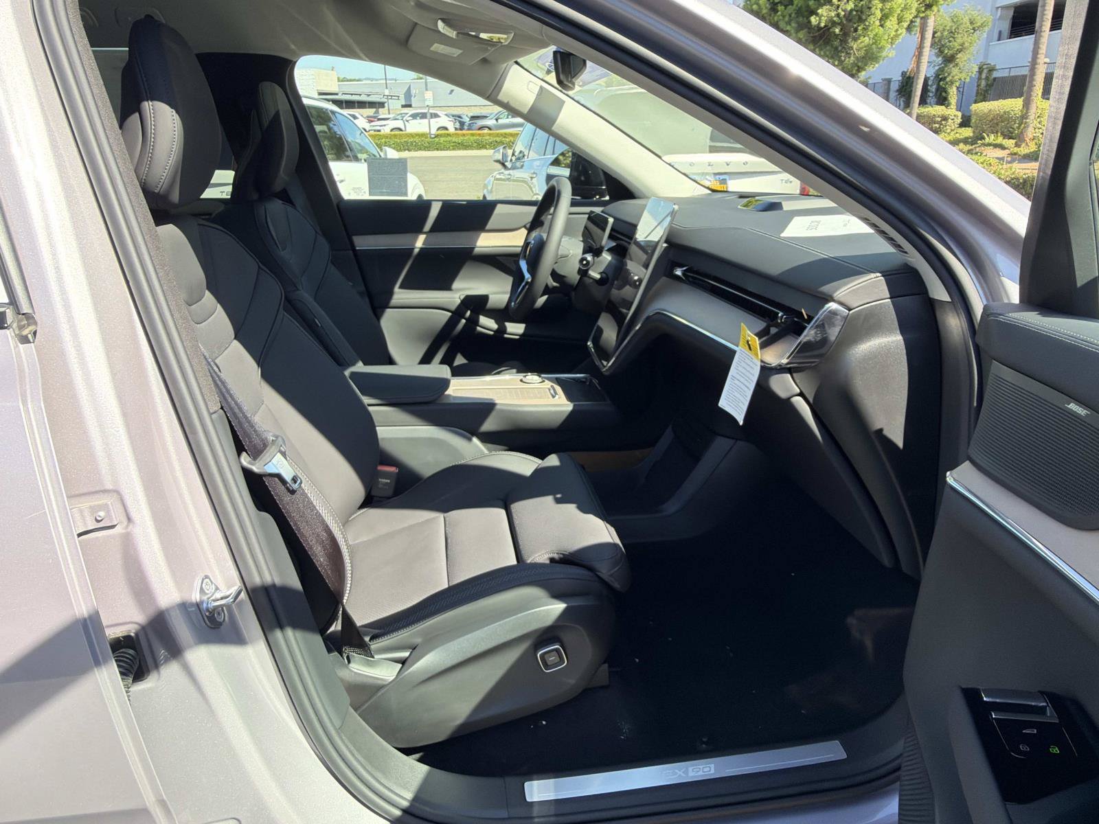 New 2026 Volvo EX90 Plus AWD/4WD image 22