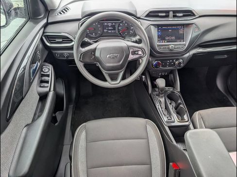 Used 2021 Chevrolet TrailBlazer LS FWD image 12