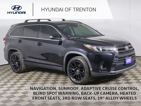 Used 2019 Toyota Highlander SE AWD/4WD image 1