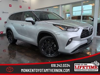 Used 2023 Toyota Highlander LE