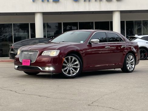 Used 2020 Chrysler 300 Limited image 2