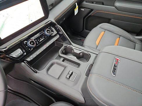 New 2026 GMC Sierra 2500 AT4 w/ AT4 Premium Plus Package AWD/4WD image 20