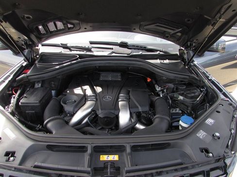 Used 2014 Mercedes-Benz ML 550 4MATIC image 32