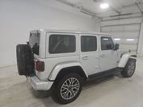 Used 2024 Jeep Wrangler High Altitude AWD/4WD image 3