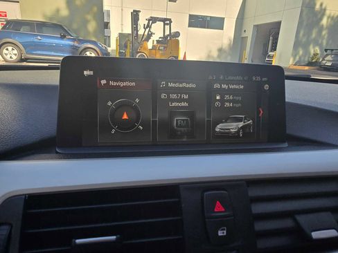 Used 2018 BMW 320i xDrive 320i xDrive image 28