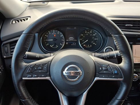 Used 2019 Nissan Rogue SV w/ Premium Package image 18