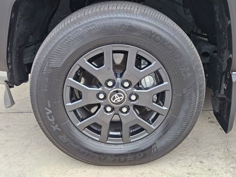 Used 2025 Toyota 4Runner SR5 image 9