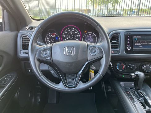 Used 2021 Honda HR-V Sport image 17