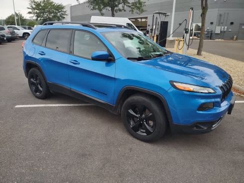 Used 2018 Jeep Cherokee Limited w/ High Altitude Package AWD/4WD image 3