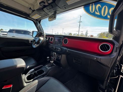 Used 2020 Jeep Gladiator Rubicon w/ Uconnect 4C Nav & Sound Group AWD/4WD image 27