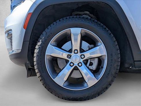 Used 2021 Jeep Grand Cherokee L Limited image 24