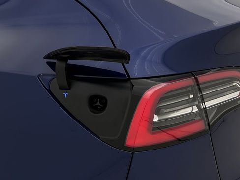 Used 2021 Tesla Model Y Long Range image 23