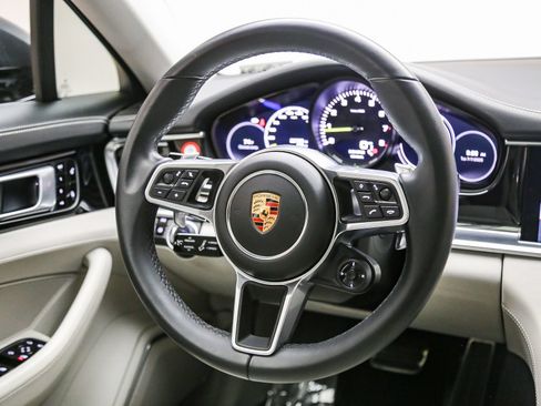 Used 2018 Porsche Panamera 4 Executive AWD/4WD image 19