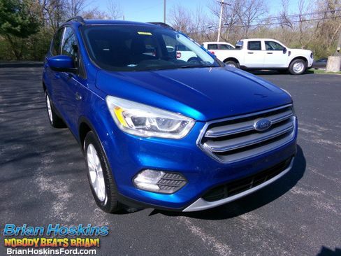 Used 2017 Ford Escape SE w/ Equipment Group 201A image 1