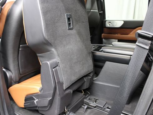 Used 2019 Lincoln Navigator Reserve AWD/4WD image 68