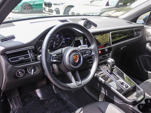 Used 2023 Porsche Macan AWD/4WD image 25