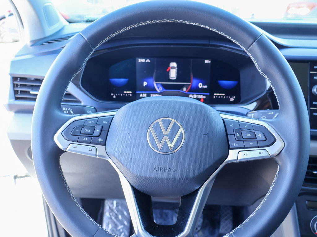 Used 2022 Volkswagen Taos SE FWD image 13