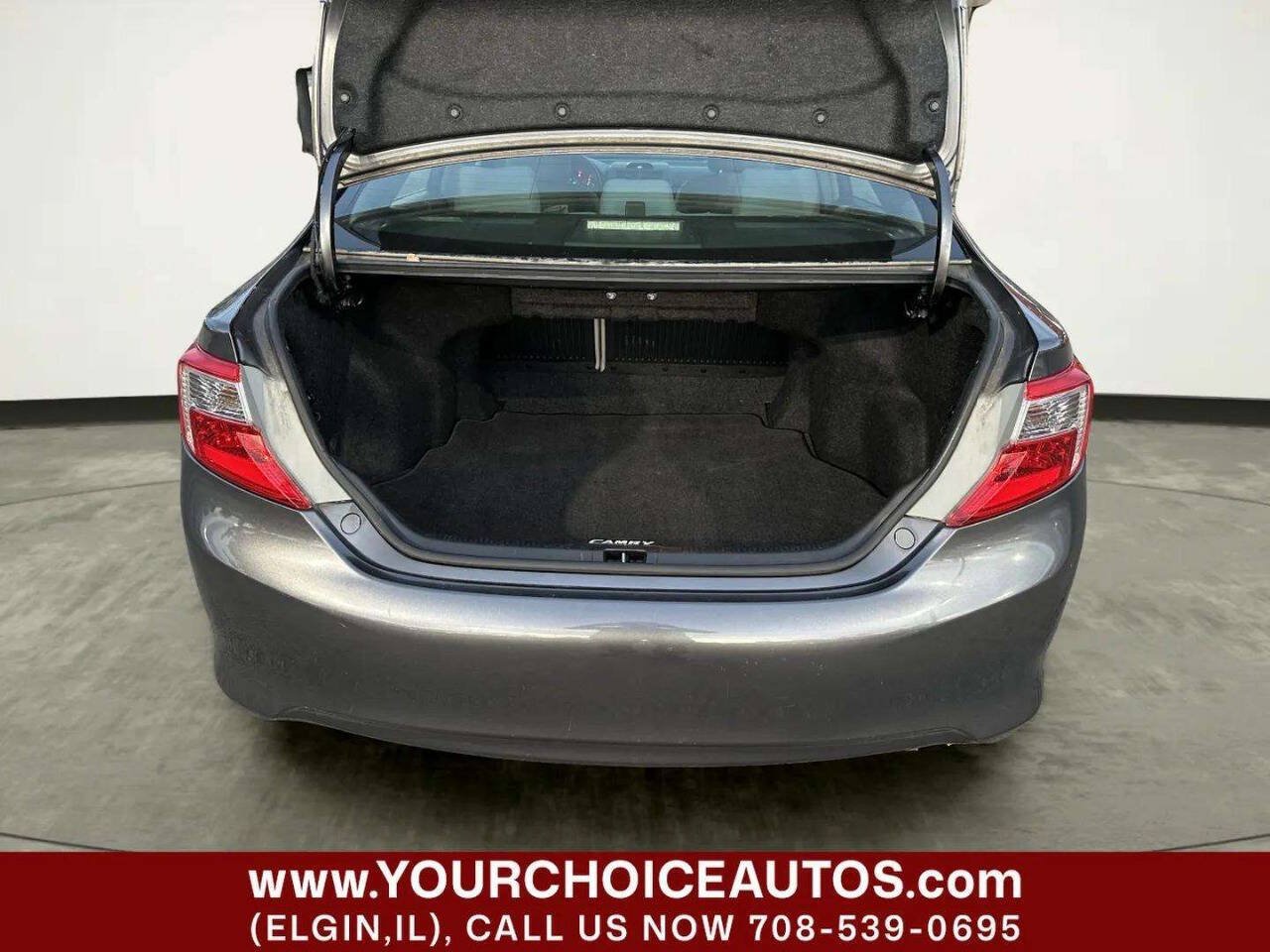 Used 2012 Toyota Camry LE FWD image 13