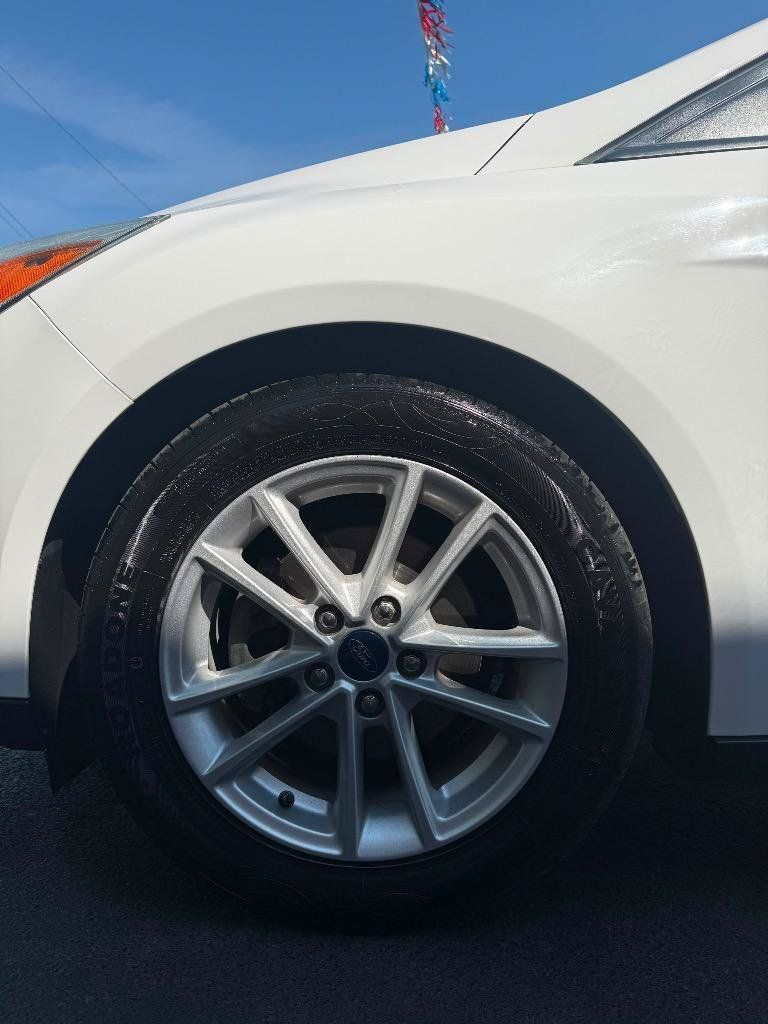 Used 2017 Ford Focus SE FWD image 10