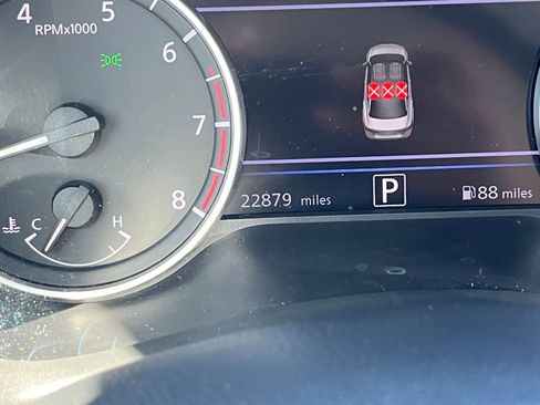 Used 2025 Nissan Sentra SV image 38