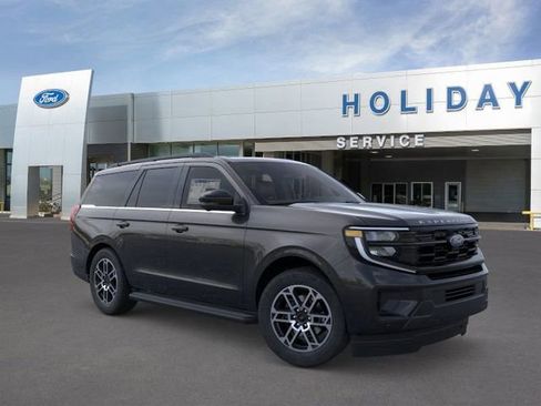 New 2026 Ford Expedition Active image 7