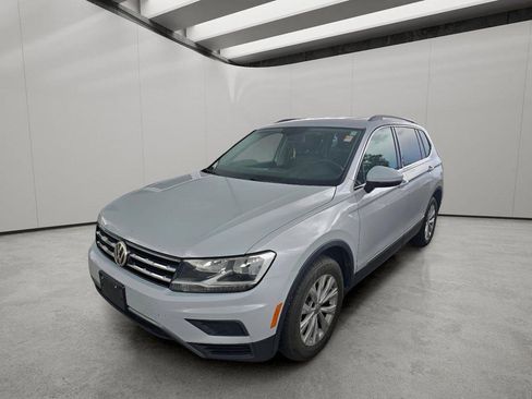 Used 2018 Volkswagen Tiguan SE AWD/4WD image 1