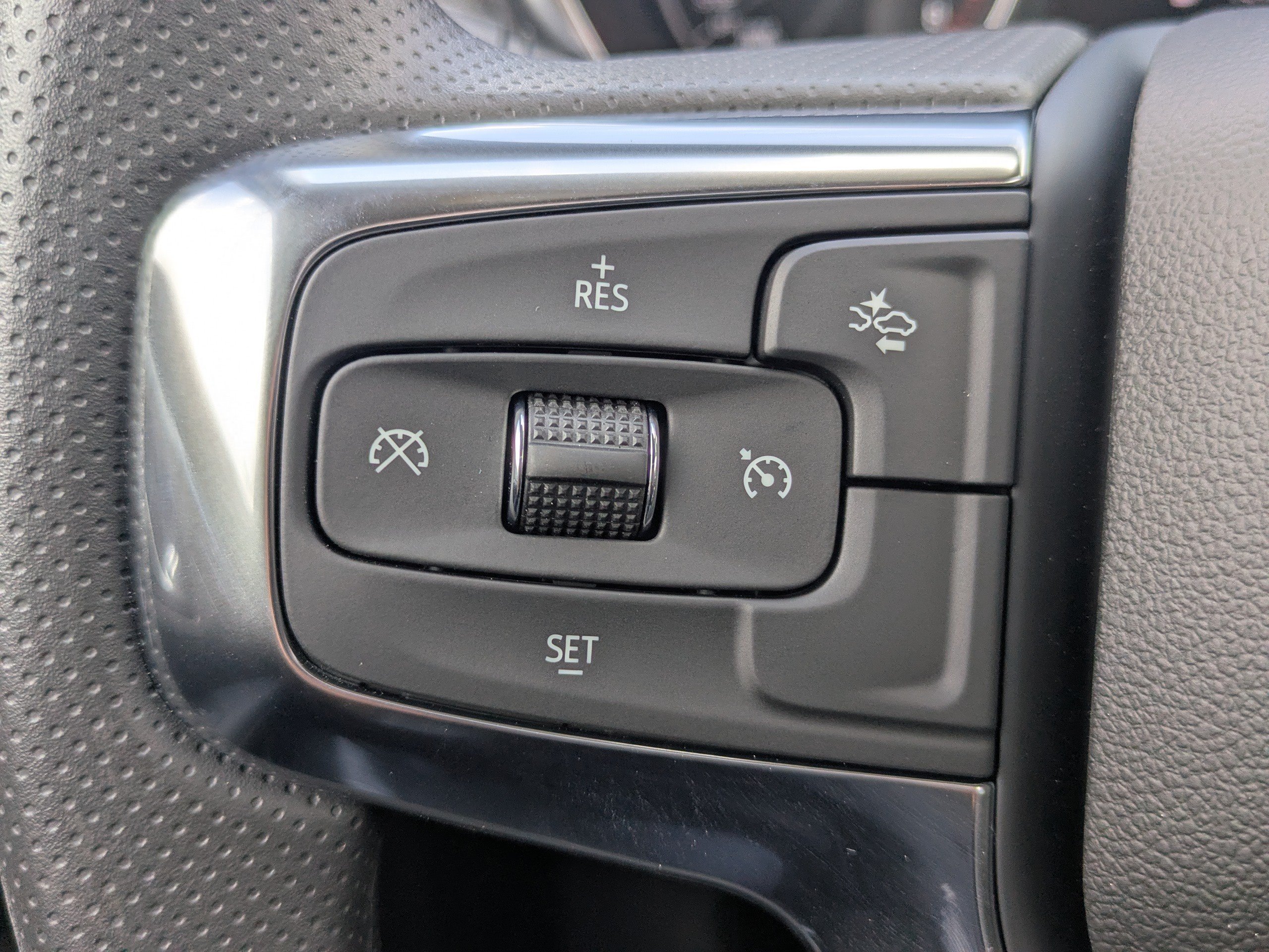New 2026 Chevrolet Blazer LT w/ Convenience Package FWD image 24