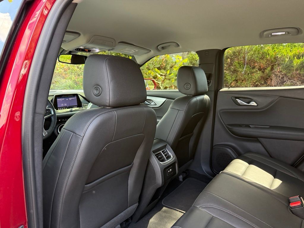 Used 2019 Chevrolet Blazer LT FWD image 31