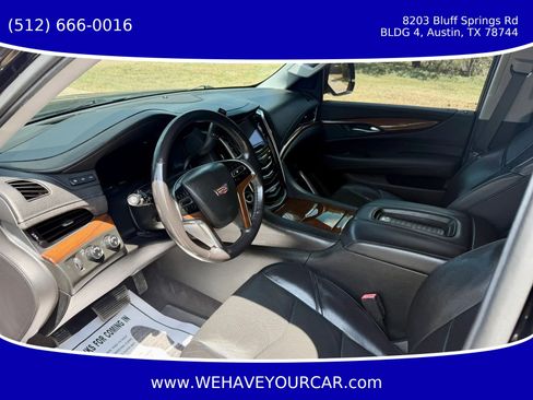 Used 2020 Cadillac Escalade ESV Luxury AWD/4WD image 12