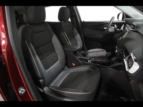 Used 2023 Chevrolet TrailBlazer LT FWD image 16