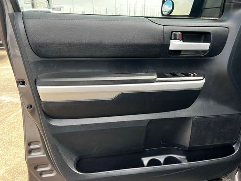 Used 2015 Toyota Tundra SR5 w/ SR5 Upgrade Package image 40