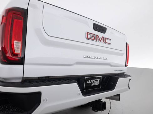 Used 2020 GMC Sierra 2500 Denali w/ Denali Ultimate Package AWD/4WD image 16
