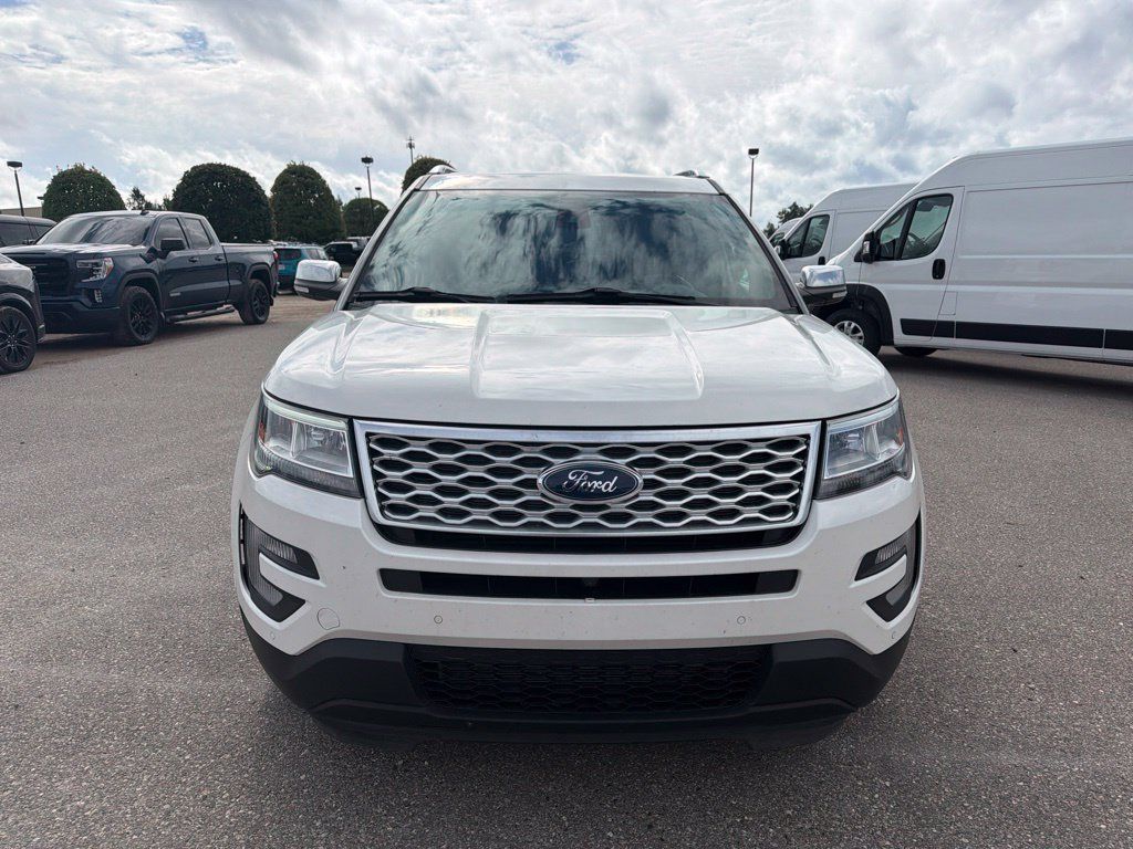 Used 2017 Ford Explorer Platinum AWD/4WD image 7