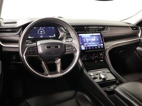 Used 2023 Jeep Grand Cherokee L Limited AWD/4WD image 2