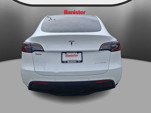 Used 2022 Tesla Model Y Long Range AWD/4WD image 5