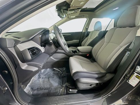 Used 2024 Subaru Outback Premium AWD/4WD image 13