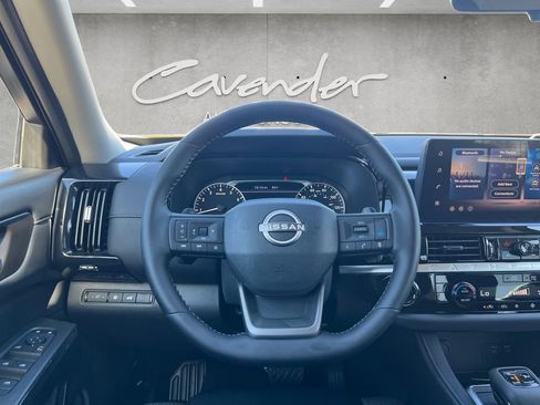 New 2026 Nissan Pathfinder SV image 21