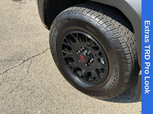 Used 2025 Toyota 4Runner TRD Off-Road Premium AWD/4WD image 10