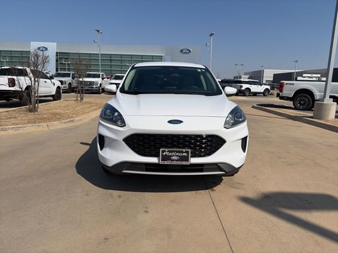 Certified 2020 Ford Escape SE image 8