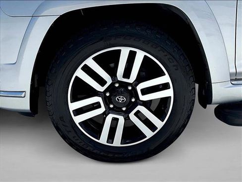 Used 2022 Toyota 4Runner Limited RWD image 10