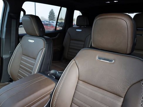 New 2026 GMC Acadia Denali Ultimate w/ LPO, Illumination Package image 16