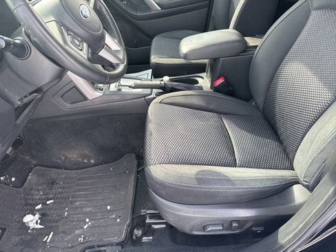 Used 2018 Subaru Forester 2.5i Premium w/ All-Weather Package image 16