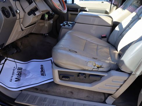 Used 2008 Ford F350 Lariat image 11