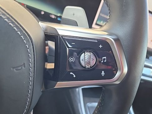 Used 2024 BMW 740i xDrive image 15