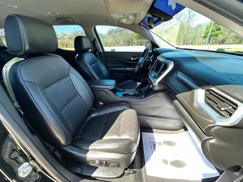 Used 2019 GMC Acadia SLT FWD image 18