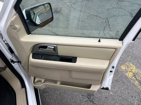 Used 2016 Ford Expedition Limited w/ Equipment Group 301A image 39